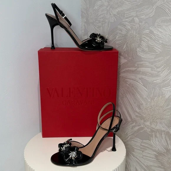 Valentino Garavani Black Floral Embellished Patent Leather Sandals - Picture 3 of 4